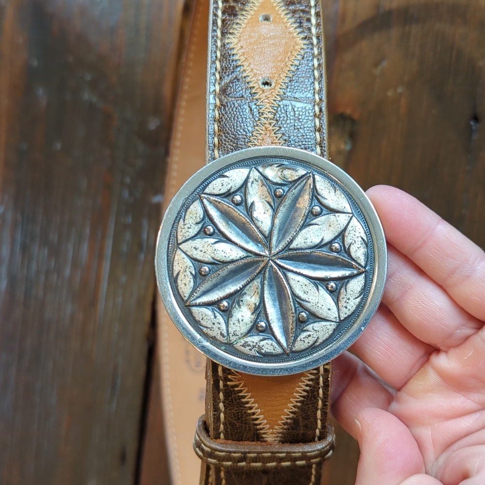 Nocona argyle leather belt with sand dollar silver buckle 30"
